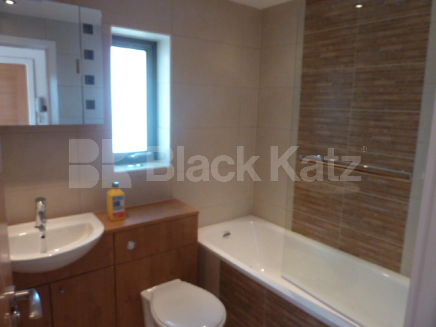 			NEWLY REFURBISHED WITH A ROOF TERRACE!!, 2 Bedroom, 1 bath, 1 reception Flat			 Talacre Road, Kentish Town